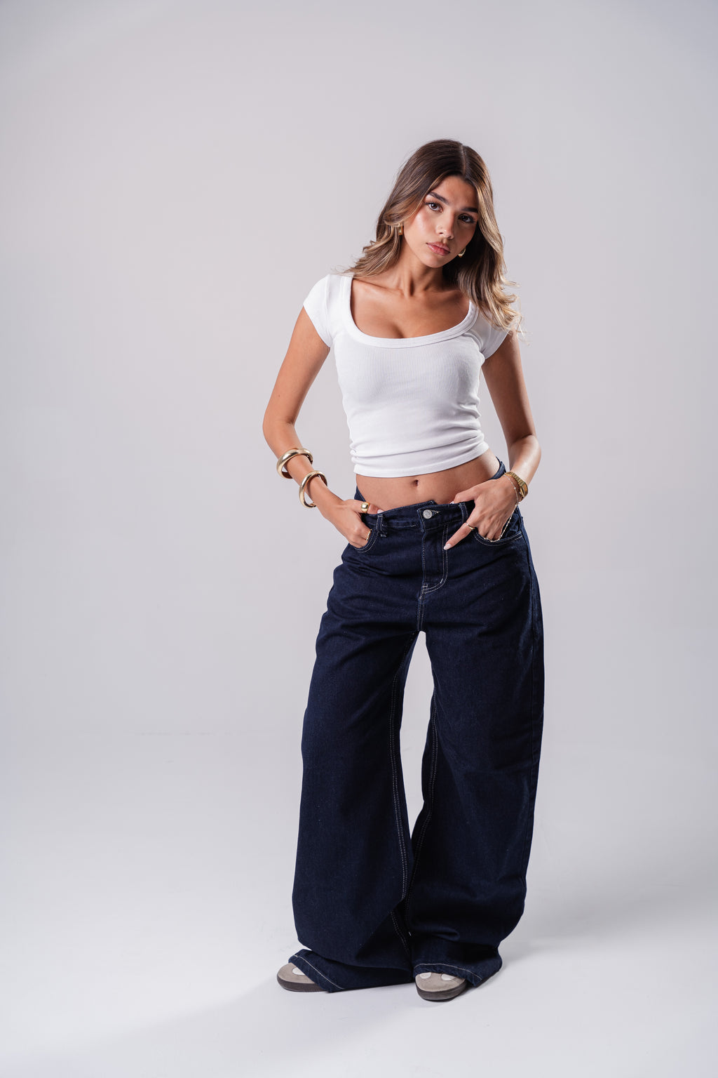 RAW WIDE-LEG DENIM