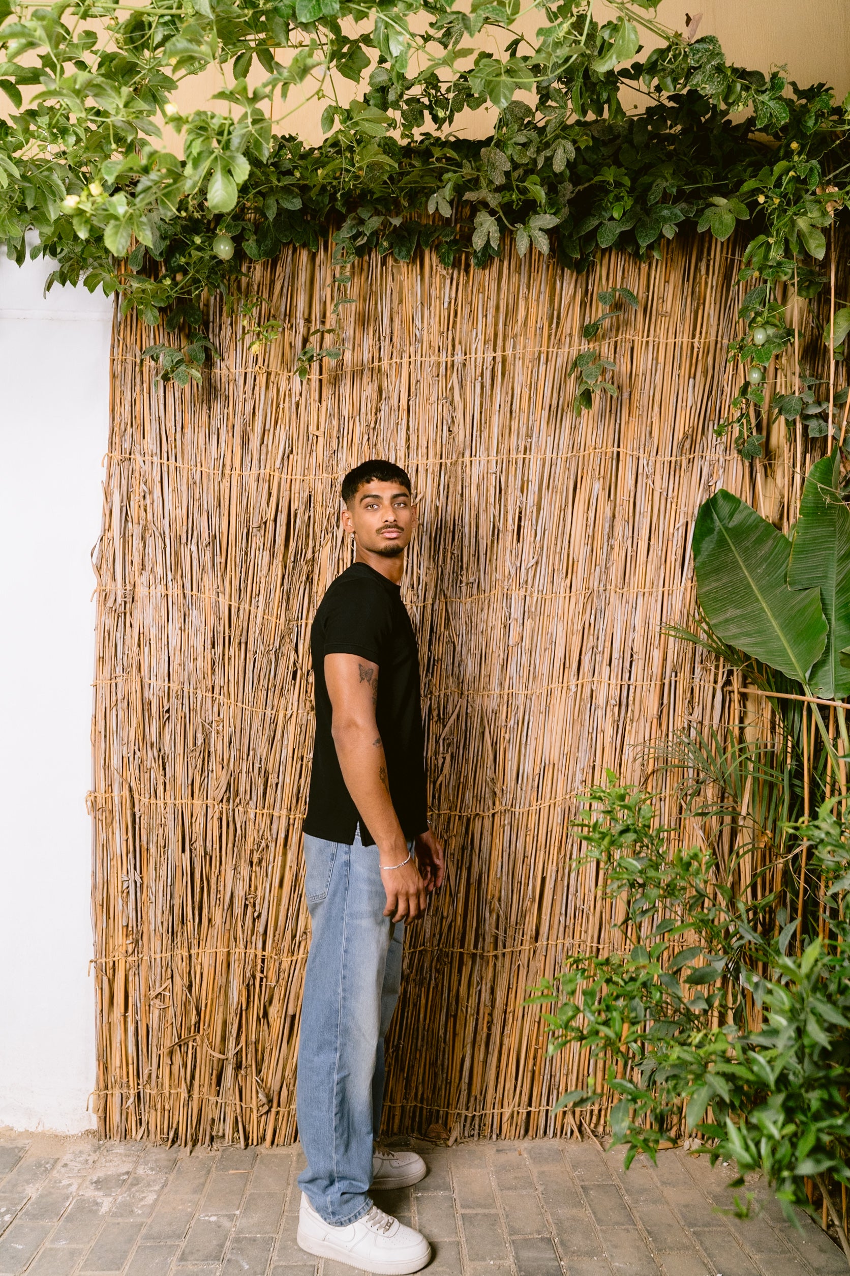 BLACK KNIT T-SHIRT