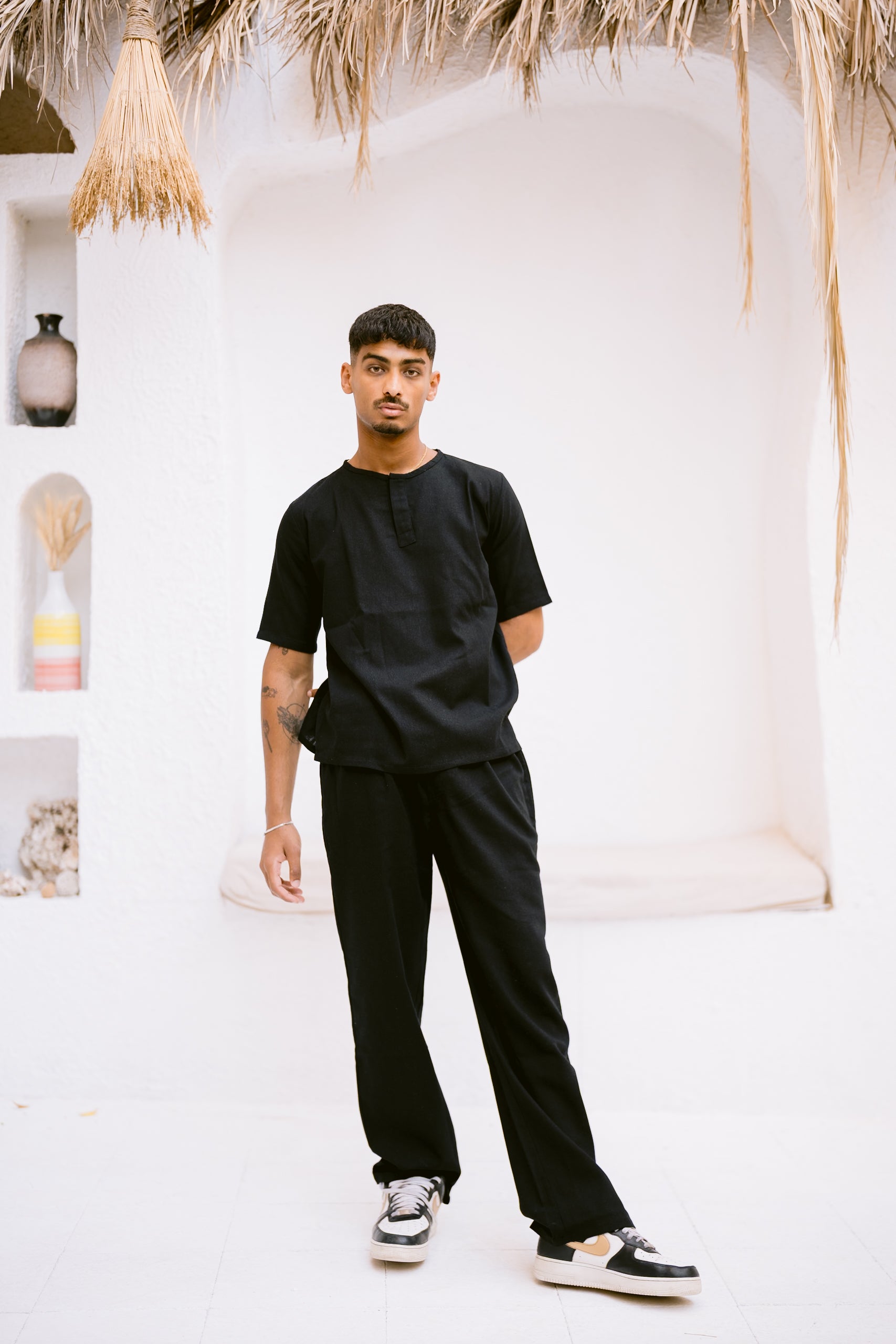 BLACK LINEN T-SHIRT