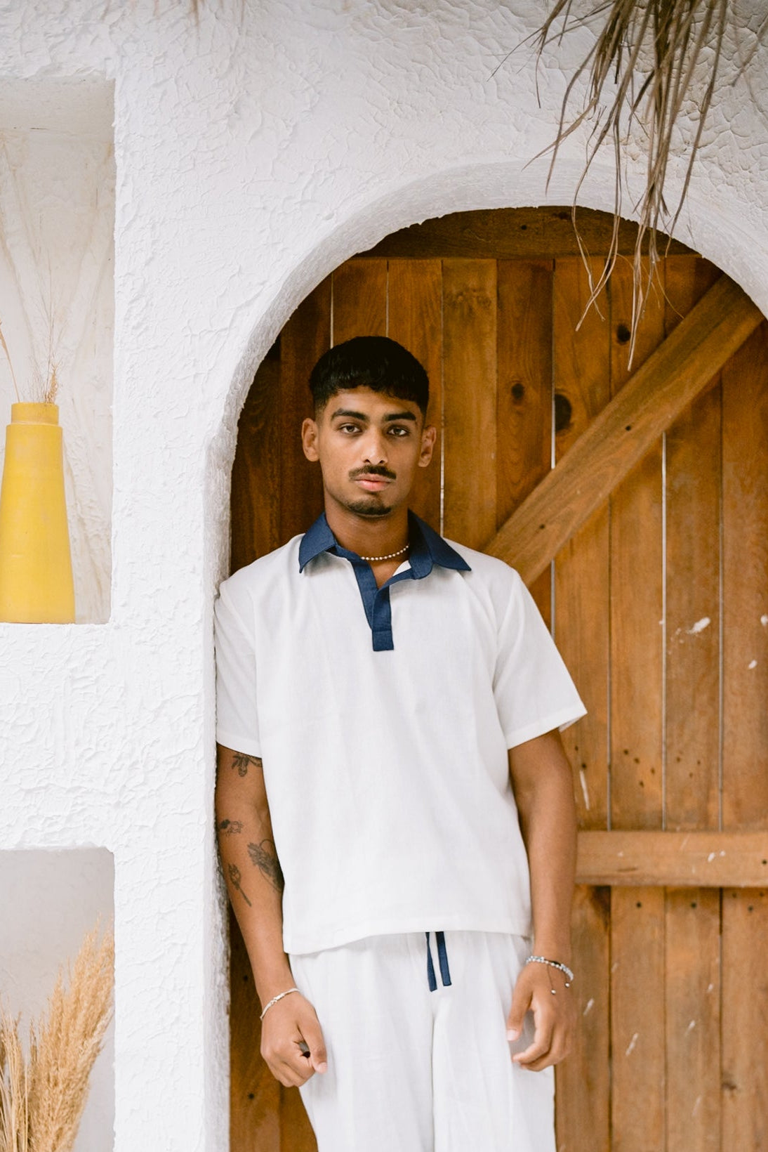WHITE/NAVY LINEN POLO