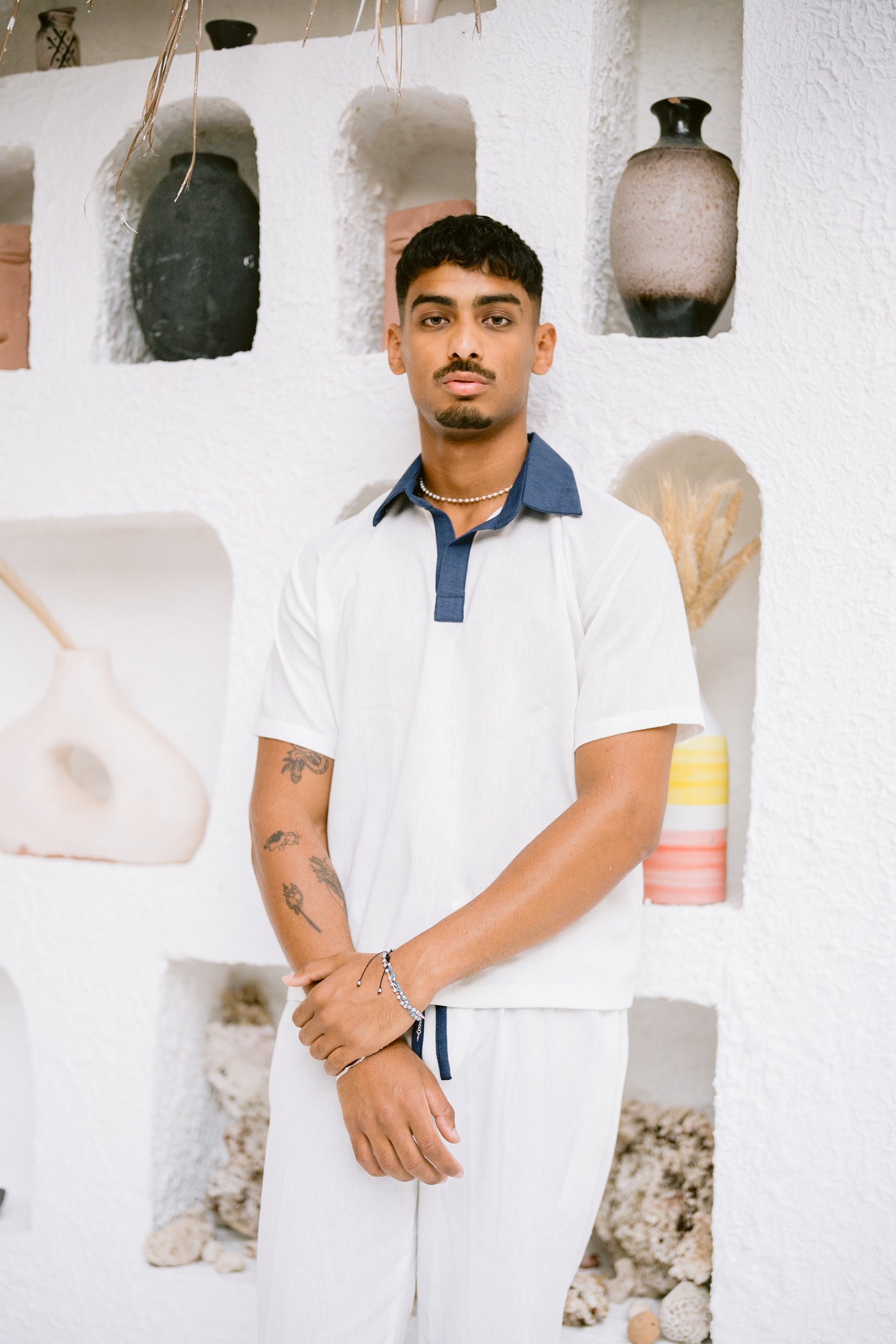 WHITE/NAVY LINEN POLO