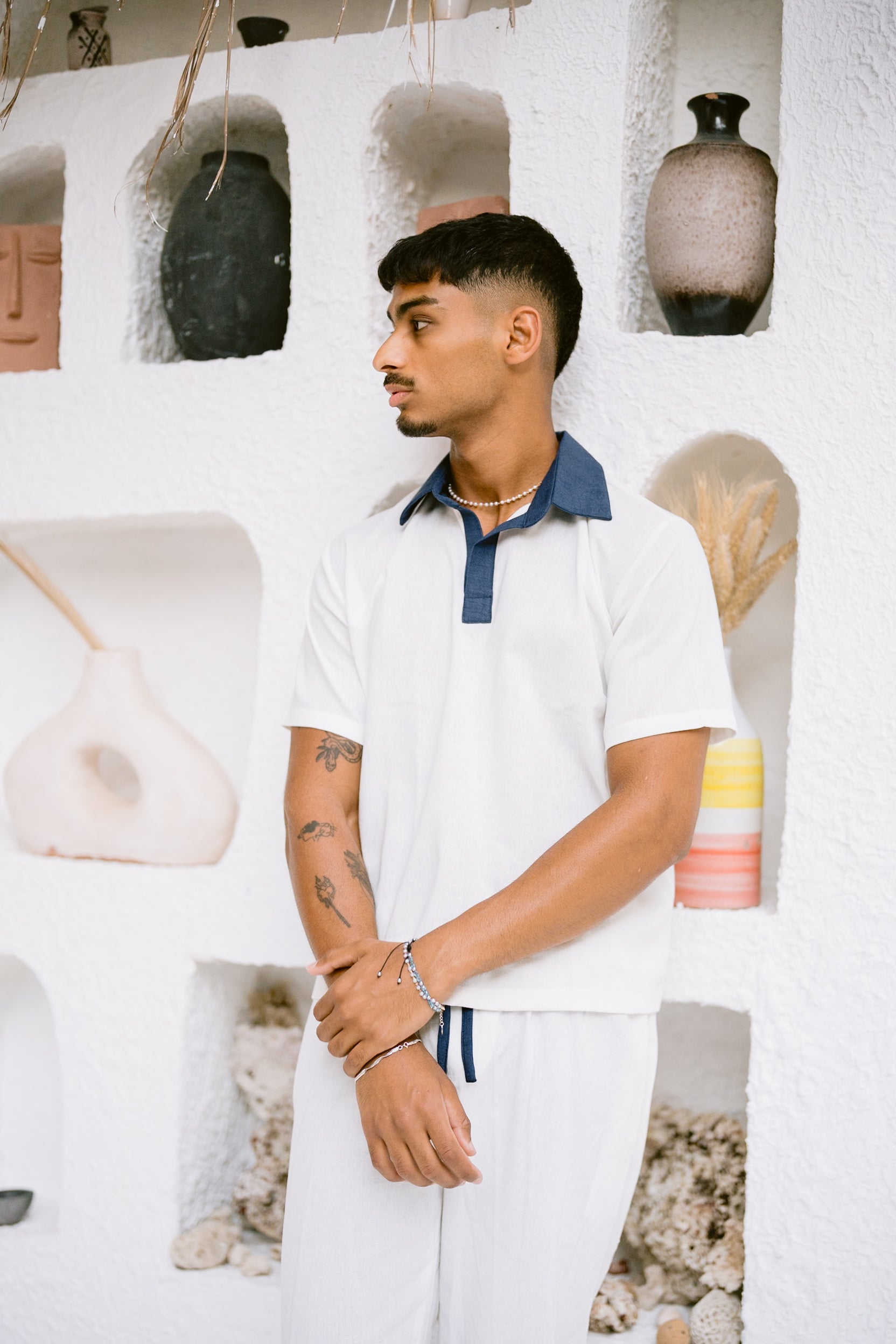 WHITE/NAVY LINEN POLO